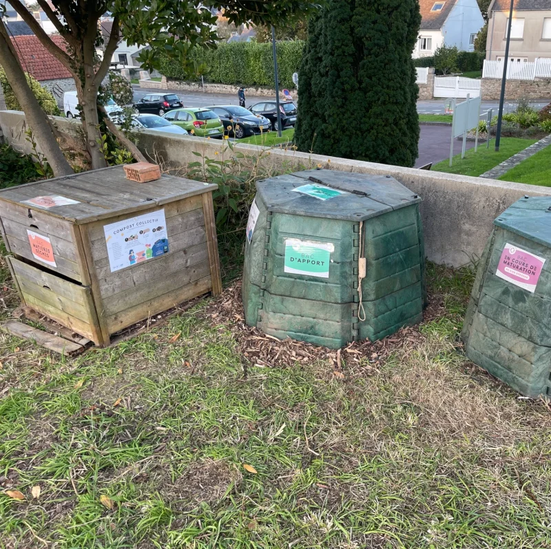 Air de compostage collectif situé au jardin partagé de Plougonvelin.