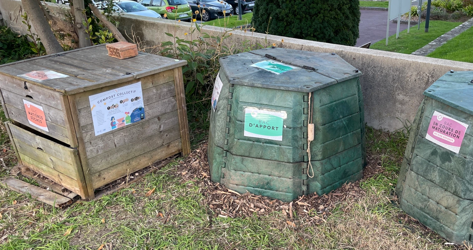 Un des airs de compostage collectif de la communauté de commune du Pays d'Iroise où le crochet à compost a été installé par la chargée de mission biodéchets.